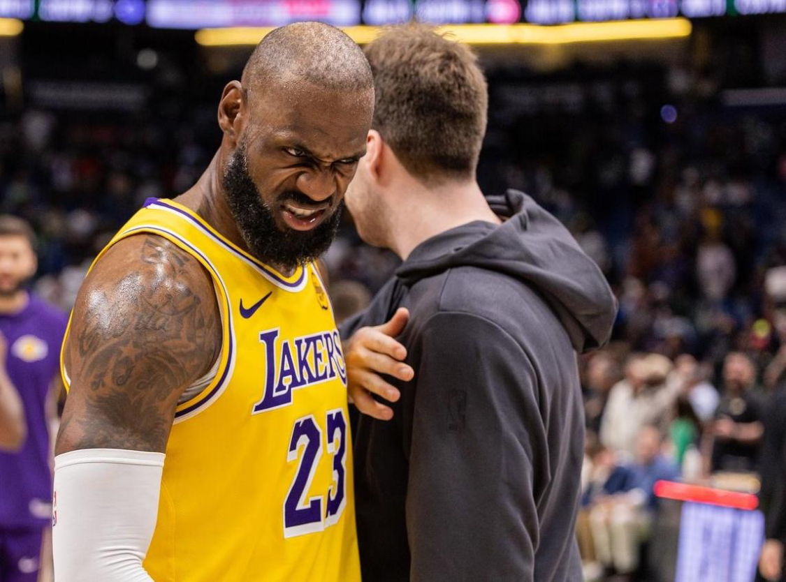 东契奇歌颂詹姆斯：他效率太高了！是詹姆斯一己之力带队逆转！